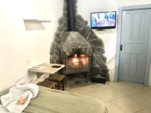 Acomodações casal Pousada Arco-Íris em São Thomé das Letras